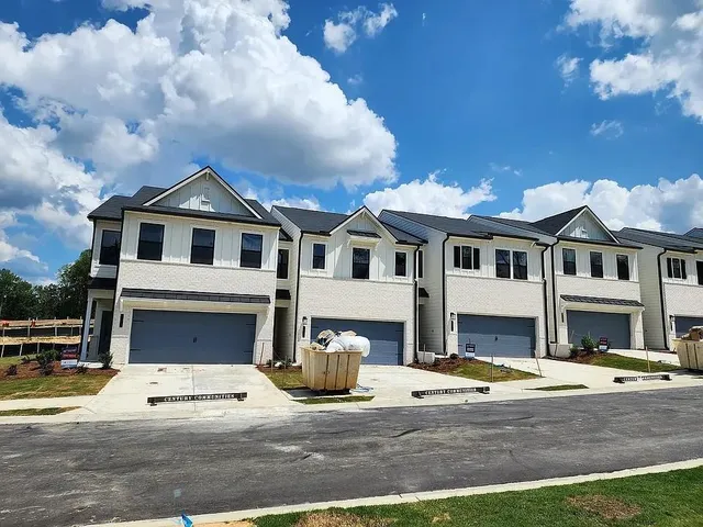 $2,450 | 971 Sutherland Lane, Lawrenceville, GA 30043