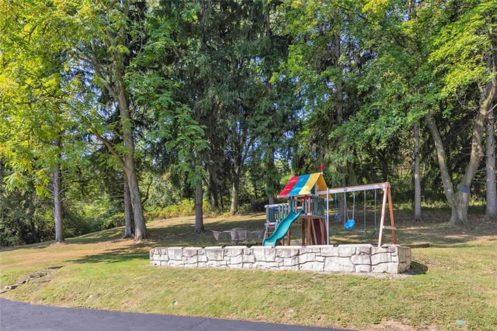 1585 Rte 481 Charleroi, PA 15022 - Photo 37 of 37 a view of outdoor space