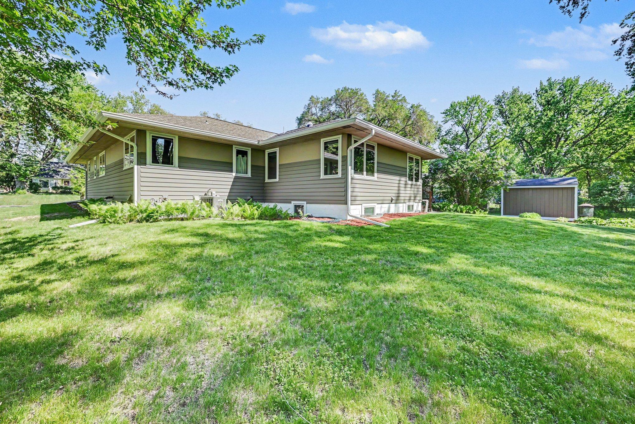 400 Milbert Road Minnetonka, MN 55305 - Photo 13 of 14