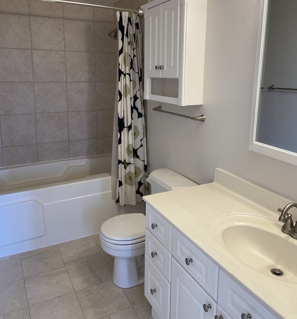 420 South Clinton Street, Unit 401 Chicago, IL 60607 - Photo 16 of 26