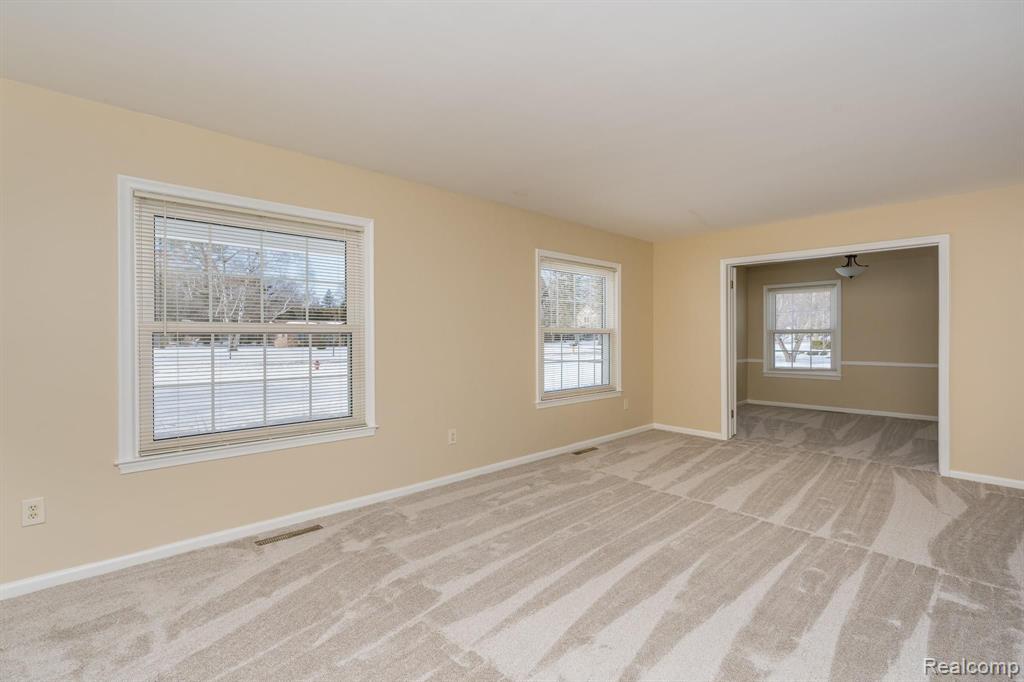 1655 Kingsmere Circle Rochester Hills, MI 48309 - Photo 17 of 34