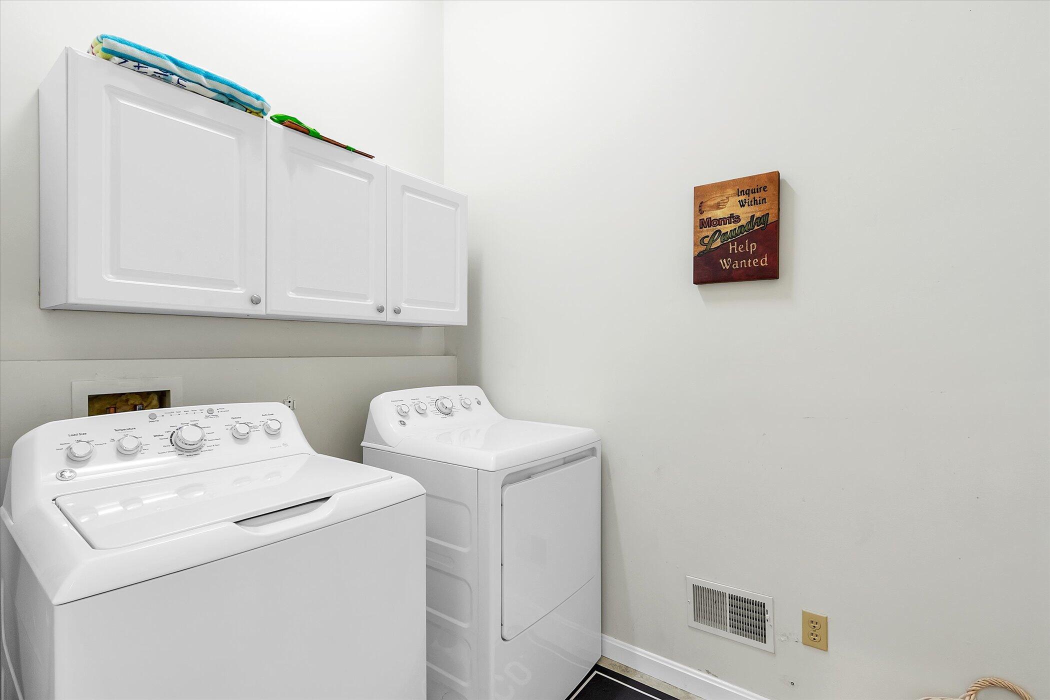 5475 North Watervliet Road Watervliet, MI 49098 - Photo 26 of 58 37-5475-N-Watervliet-Rd-WindowStill-Real
