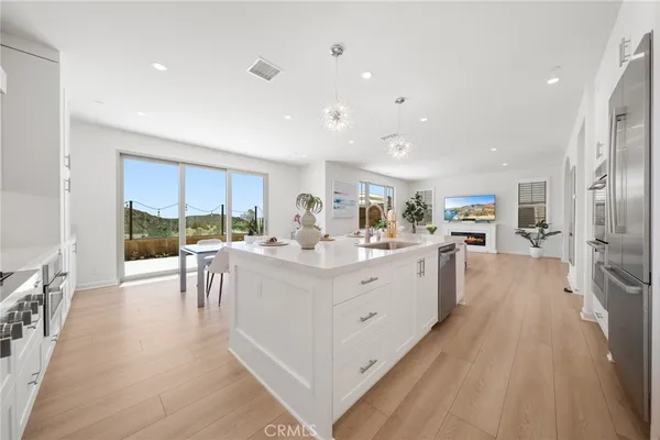 $2,580,000 | 246 Canterbury, Irvine, CA 92618