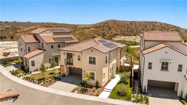 $2,580,000 | 246 Canterbury, Irvine, CA 92618
