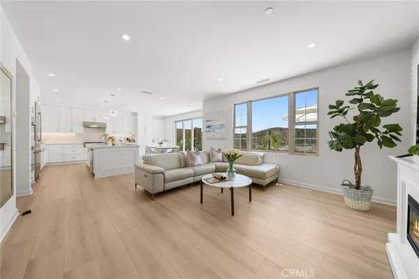$2,580,000 | 246 Canterbury, Irvine, CA 92618