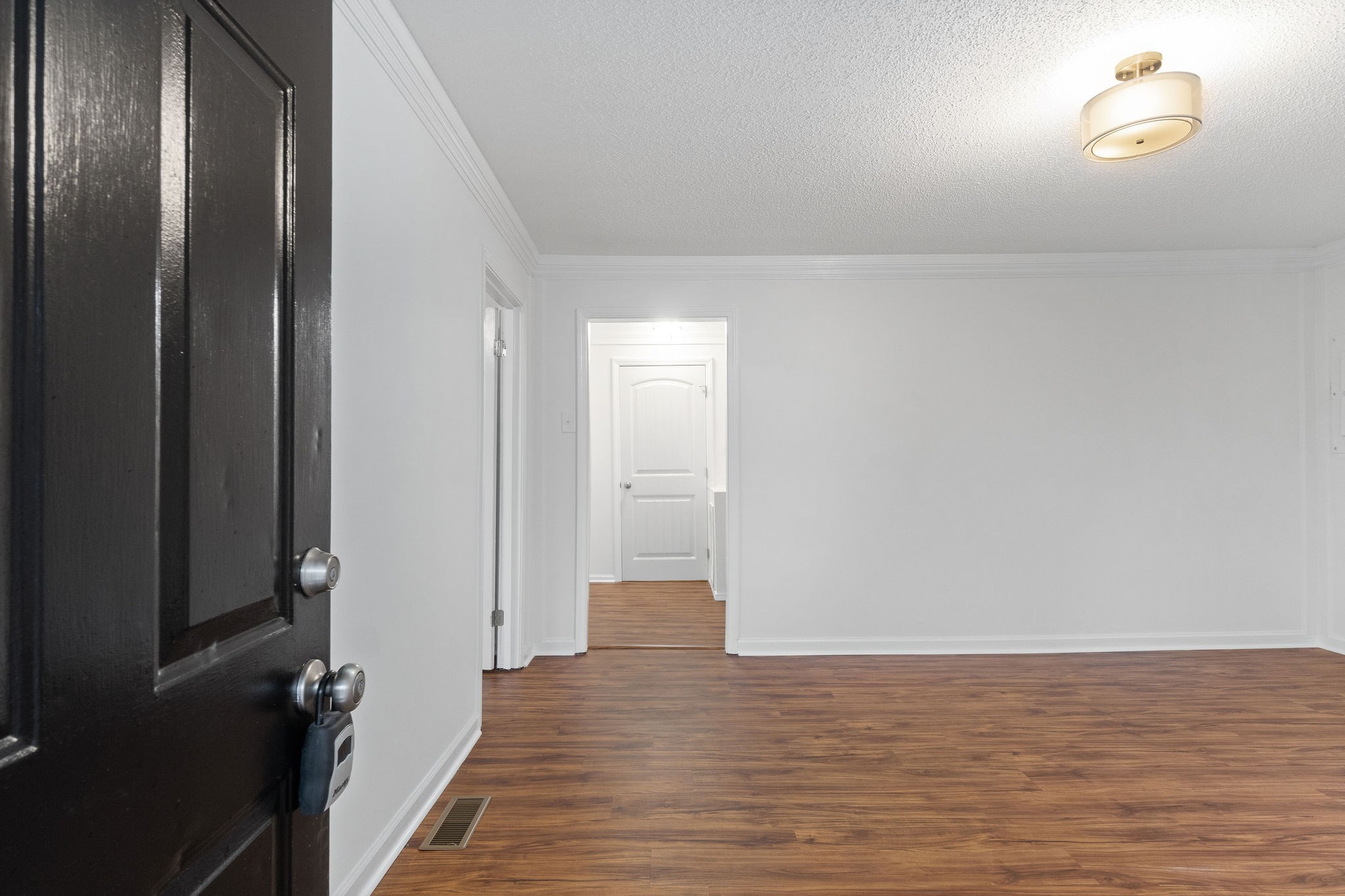 630 Lafayette Road Clarksville, TN 37042 - Photo 4 of 22 Gallery Image 4