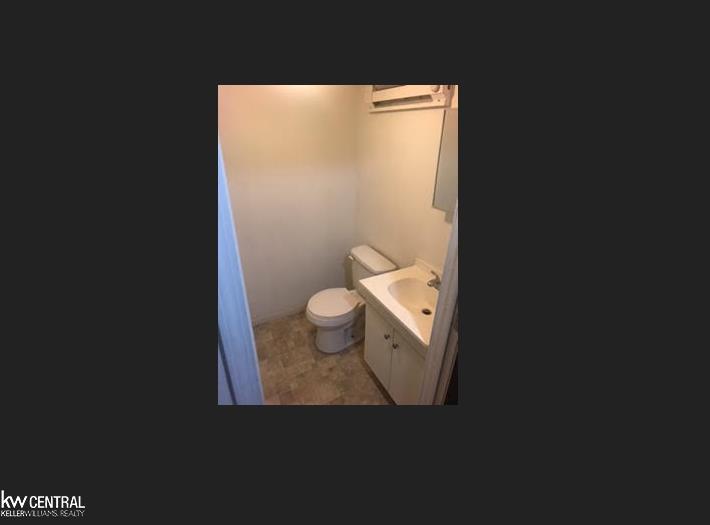 14918 Joy Road Detroit, MI 48228 - Photo 10 of 21 31366682-9.JPG
