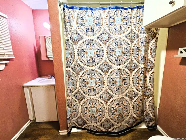 a picture of a bench