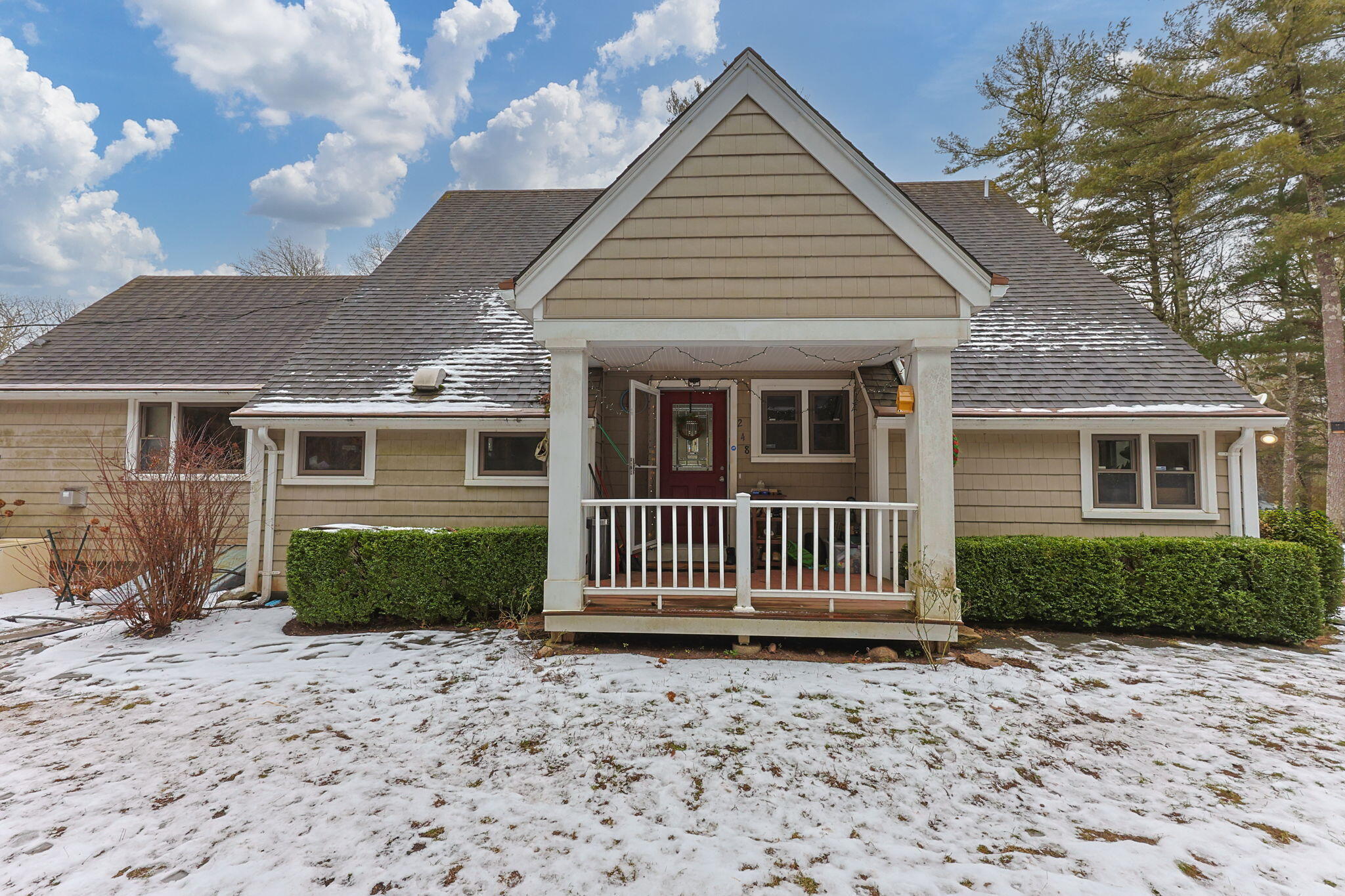 248 Great Neck Road Wareham, MA 02571 - Photo 12 of 54 a front view of a house with a garden
