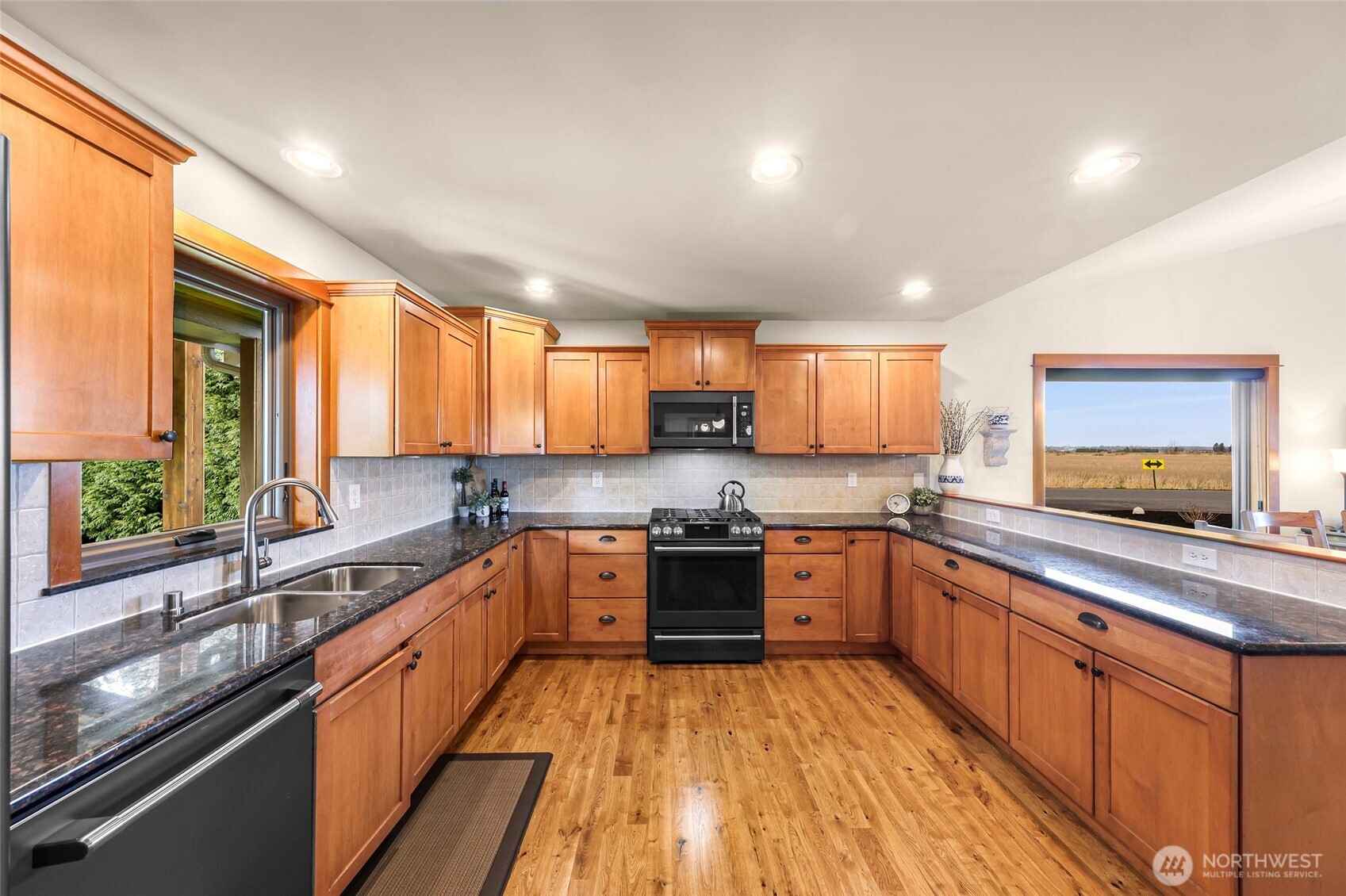 903 Diamond Lane Lynden, WA 98264 - Photo 13 of 32