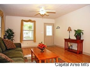 2129 Holmes Avenue Springfield, IL 62704 - Photo 5 of 9 Gallery Image 5