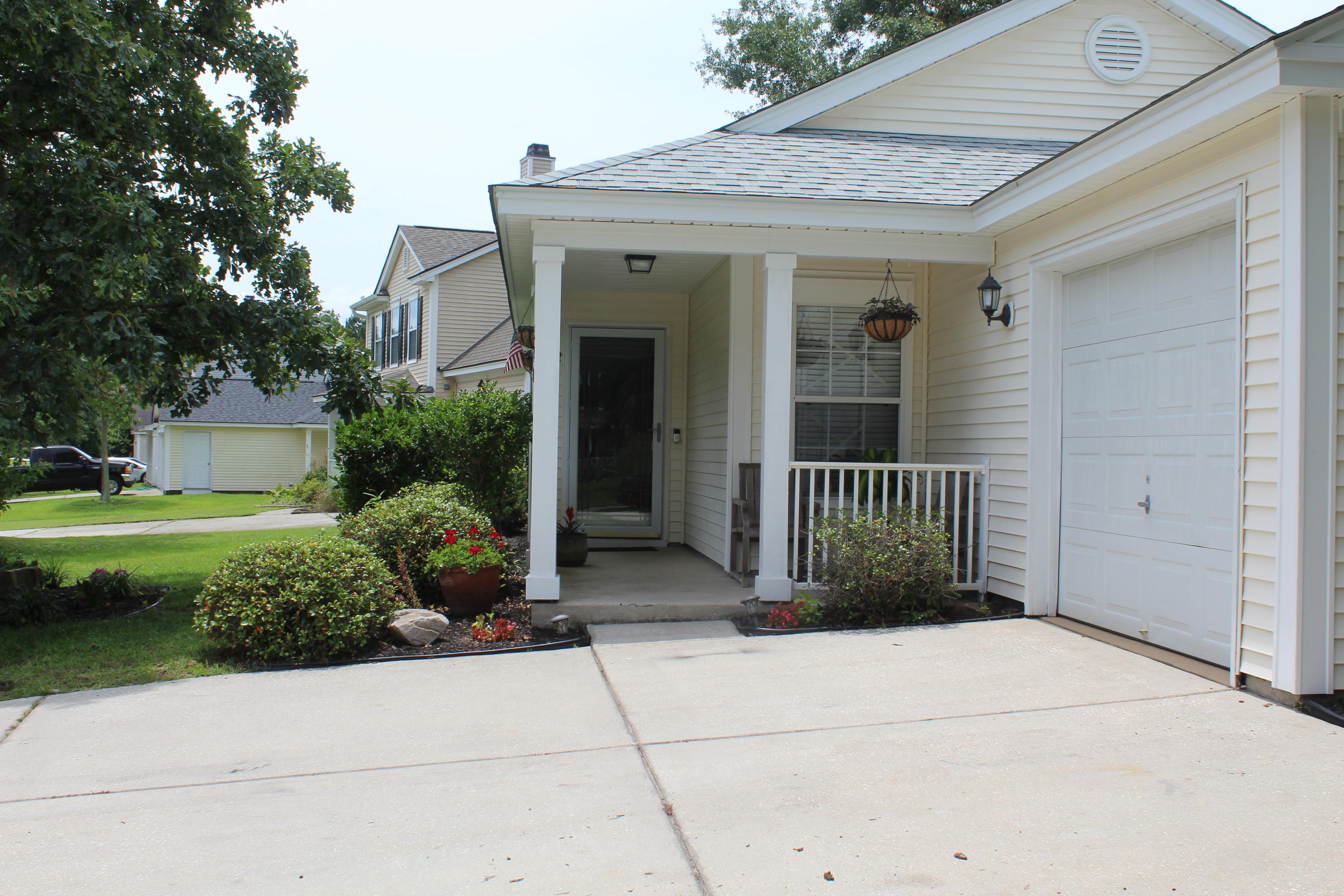 173 2 Pond Loop Ladson, SC 29456 - Photo 3 of 43 IMG_1131