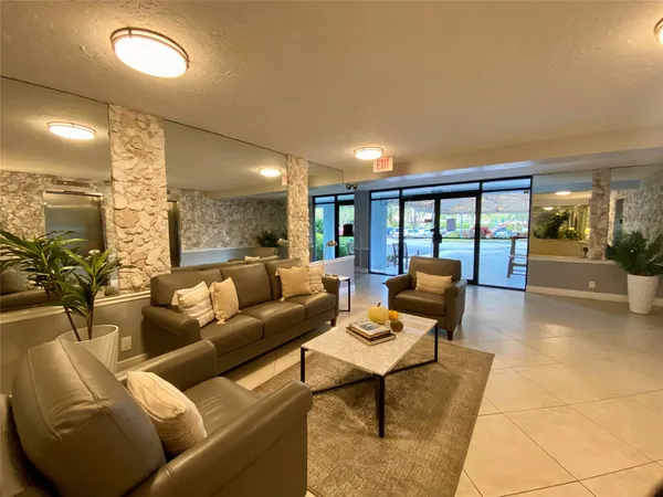 $2,500 | 3010 North Course Drive, Unit 209, Pompano Beach, FL 33069