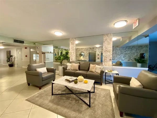 $2,500 | 3010 North Course Drive, Unit 209, Pompano Beach, FL 33069