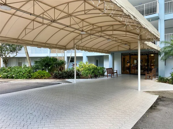 $2,500 | 3010 North Course Drive, Unit 209, Pompano Beach, FL 33069