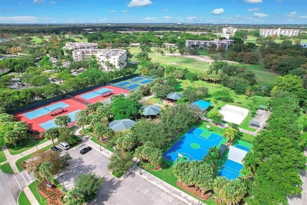 $2,500 | 3010 North Course Drive, Unit 209, Pompano Beach, FL 33069