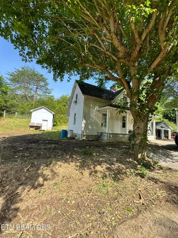 $499,900 | 2395 Howard Road, Bybee, TN 37713