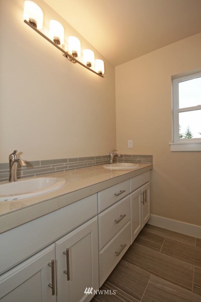 1910 Northeast 24th Street Renton, WA 98056 - Photo 14 of 21