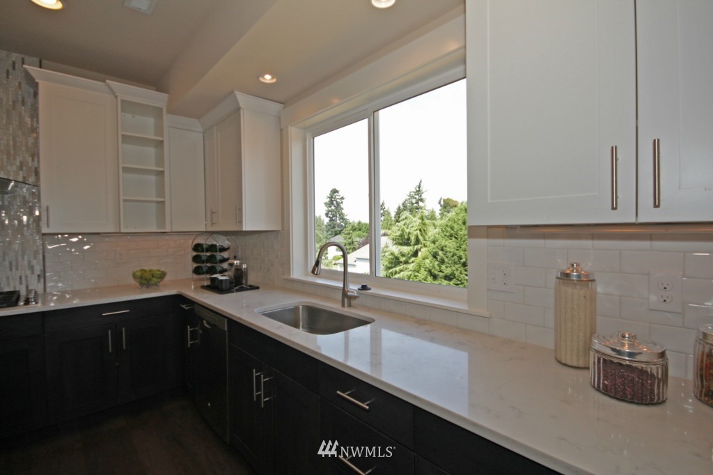 1910 Northeast 24th Street Renton, WA 98056 - Photo 8 of 21