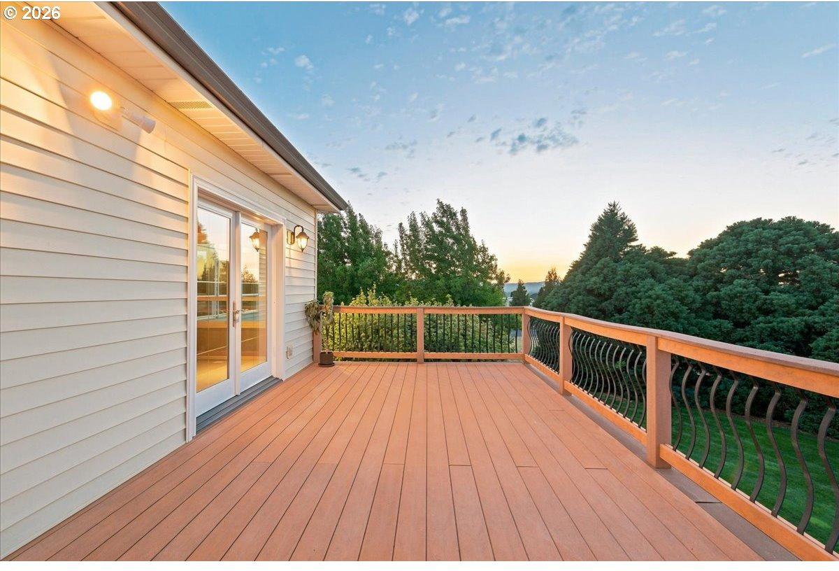 6510 Northwest 209th Street Ridgefield, WA 98642 - Photo 10 of 48 Deck