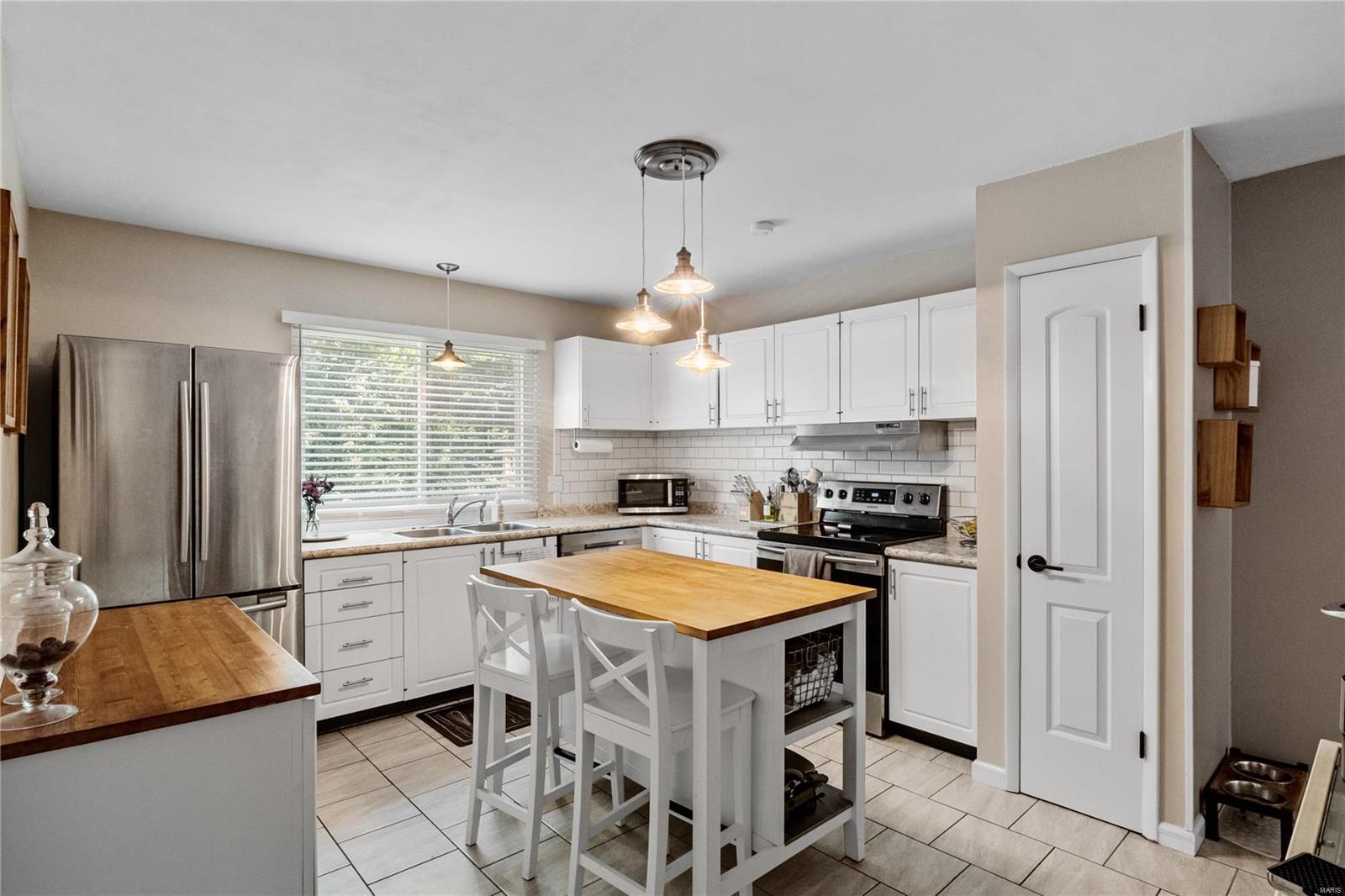 934 Imperial Point Ballwin, MO 63021 - Photo 14 of 36