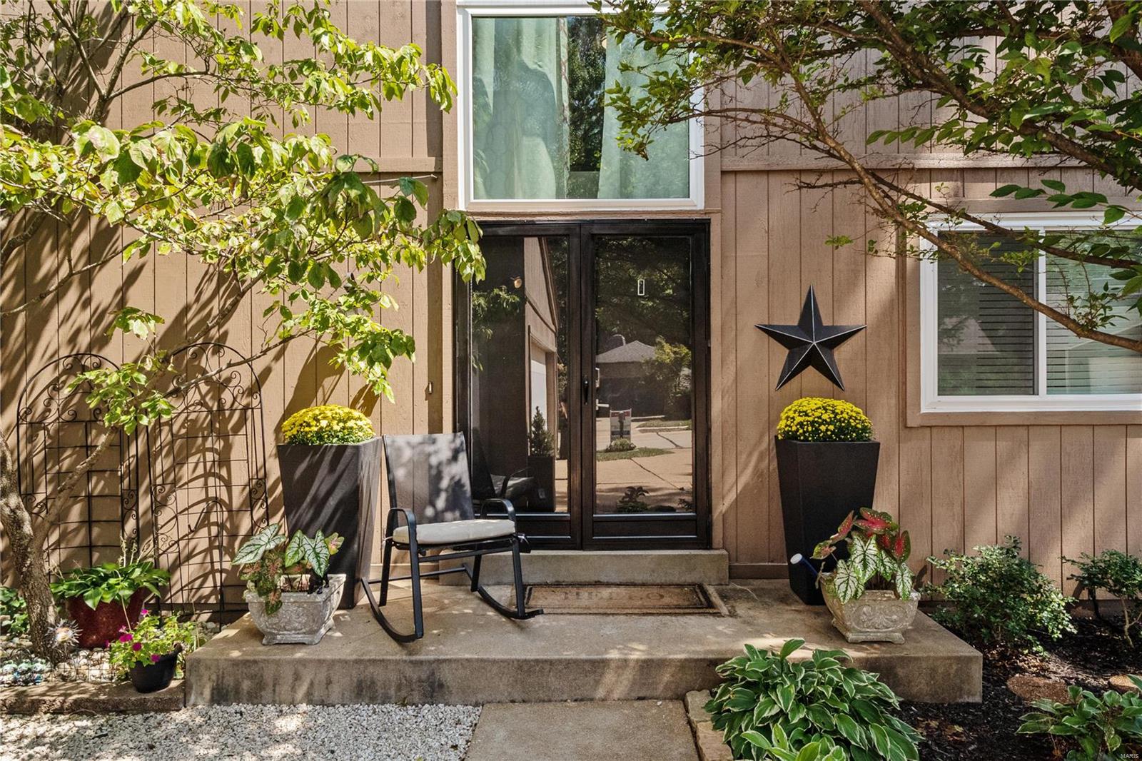 934 Imperial Point Ballwin, MO 63021 - Photo 2 of 36