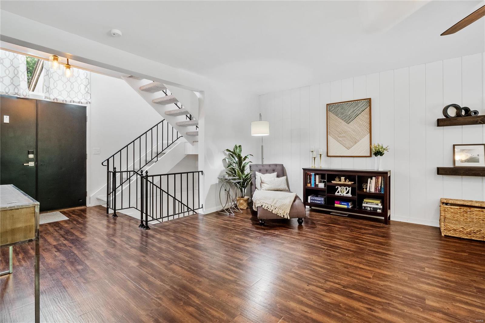 934 Imperial Point Ballwin, MO 63021 - Photo 8 of 36