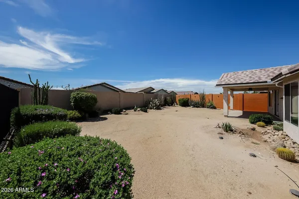 $2,095 | 5716 South 30th Lane, Phoenix, AZ 85041