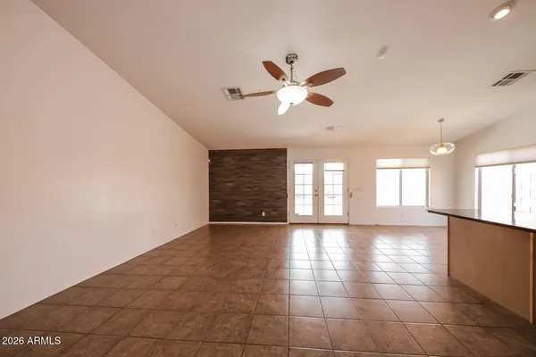 $2,095 | 5716 South 30th Lane, Phoenix, AZ 85041