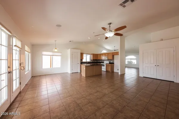 $2,095 | 5716 South 30th Lane, Phoenix, AZ 85041