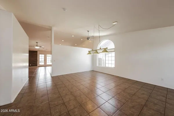 $2,095 | 5716 South 30th Lane, Phoenix, AZ 85041