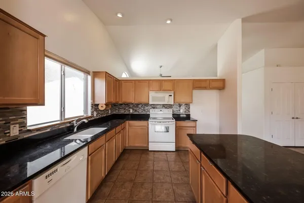 $2,095 | 5716 South 30th Lane, Phoenix, AZ 85041