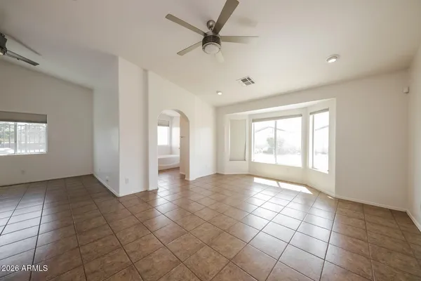 $2,095 | 5716 South 30th Lane, Phoenix, AZ 85041