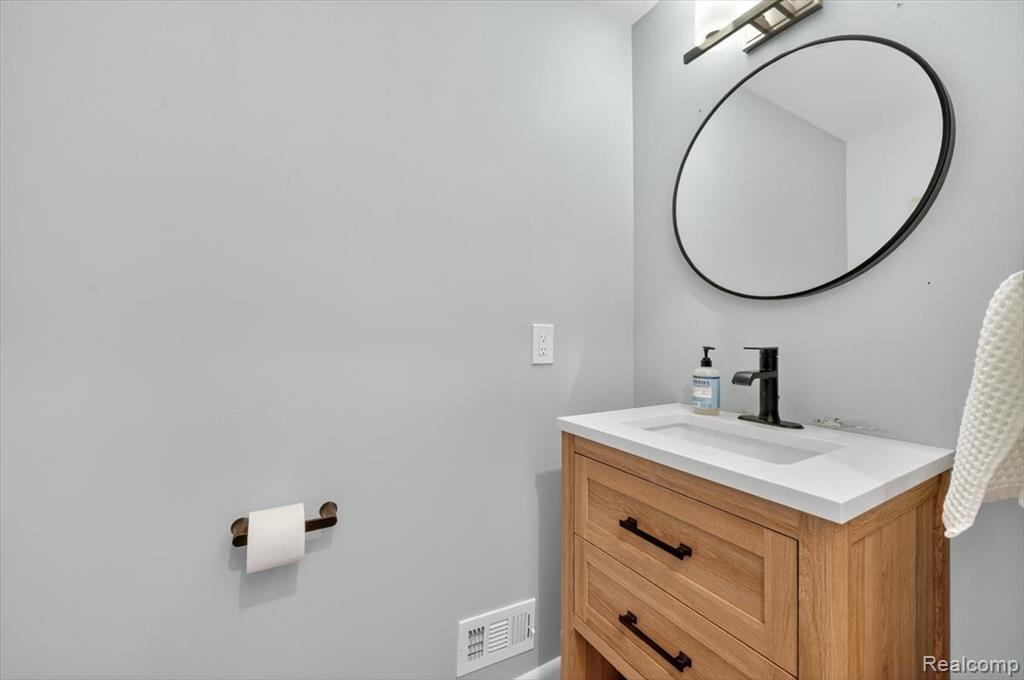 928 Hampstead Lane Rochester Hills, MI 48309 - Photo 16 of 37