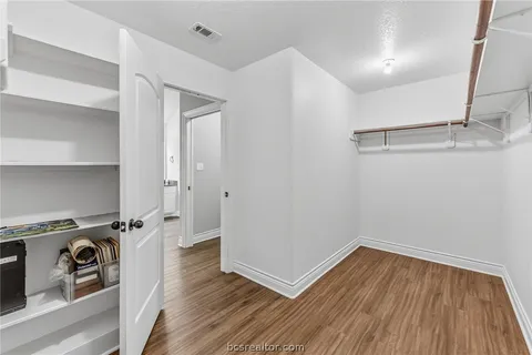 $599,000 | 325 Planter Pointe Drive, Normangee, TX 77871