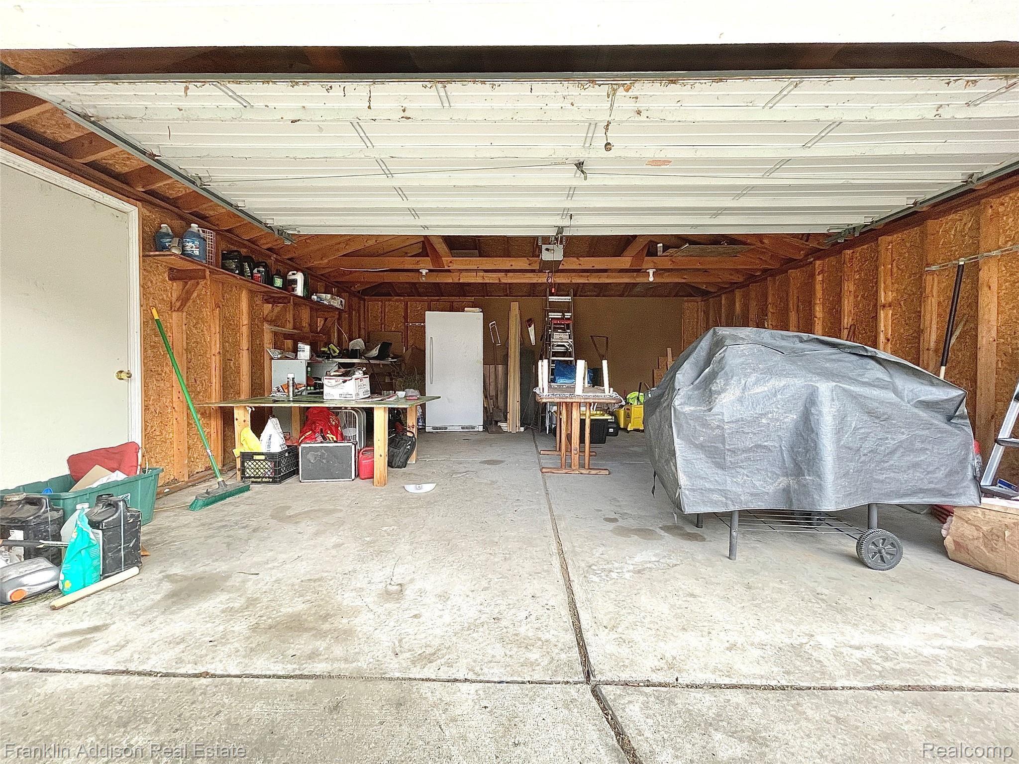 42325 Old Bridge Road Canton, MI 48188 - Photo 31 of 34 IMG_0934.jpg