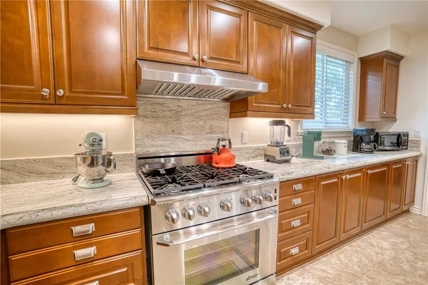 $995,000 | 14616 Meadow Brook, Eastvale, CA 92880