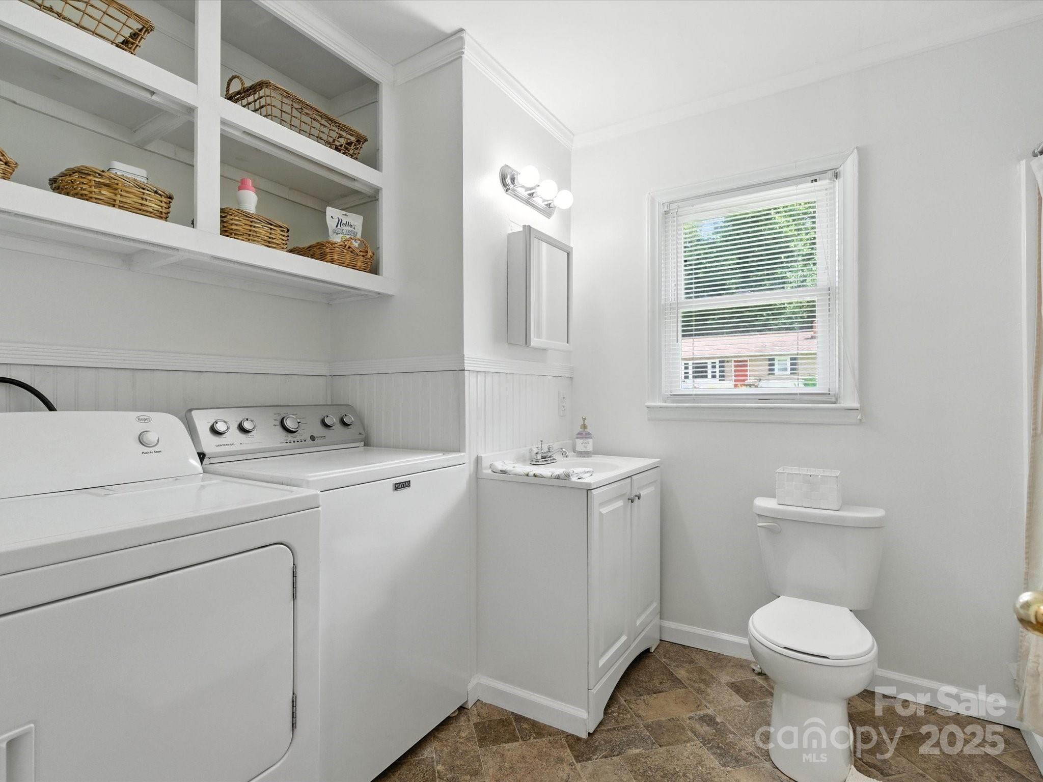 308 Taylor Drive Stanley, NC 28164 - Photo 22 of 26 a bathroom with a toilet sink and mirror