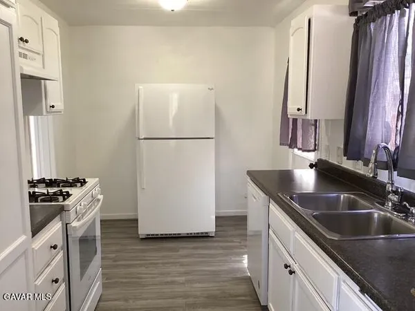 $2,700 | 38594 Friendly Avenue, Palmdale, CA 93550