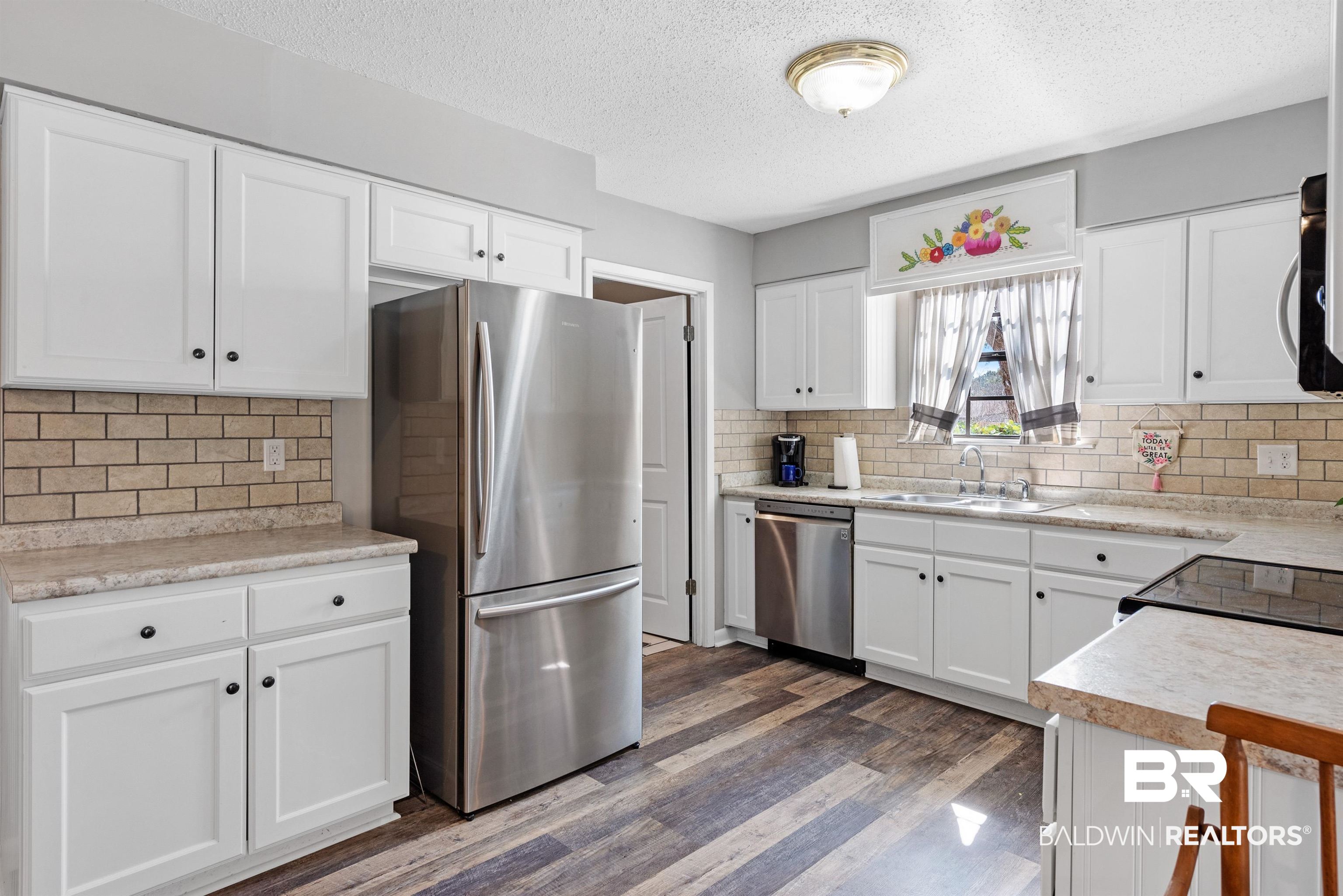 102 Cherry Circle Daphne, AL 36526 - Photo 15 of 46 Kitchen