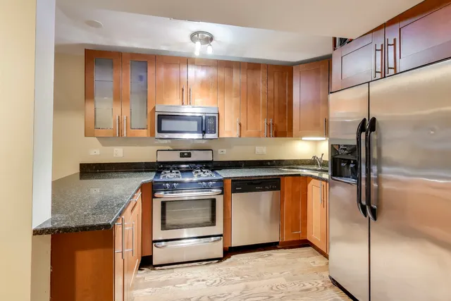 $230,000 | 1549 West Sherwin Avenue, Unit 106, Chicago, IL 60626