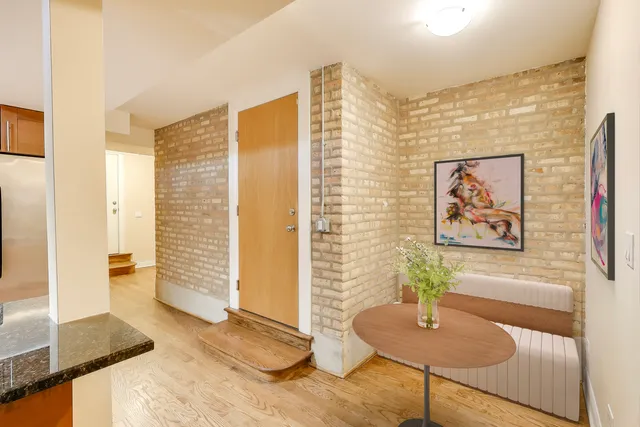 $230,000 | 1549 West Sherwin Avenue, Unit 106, Chicago, IL 60626