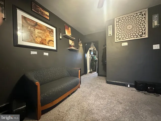 a view of livingroom with furniture