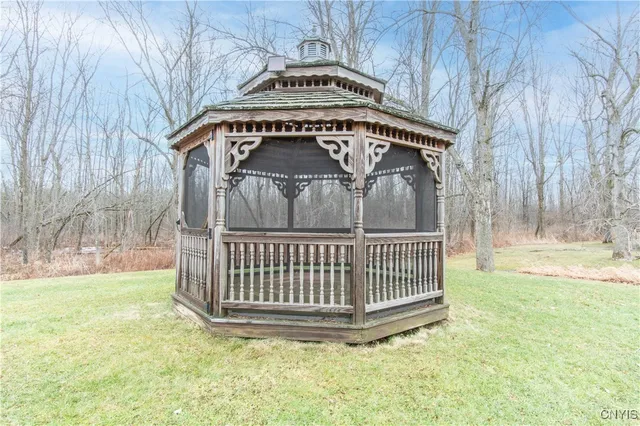 $319,900 | 5789 Nutting Street Road, Henderson, NY 13650