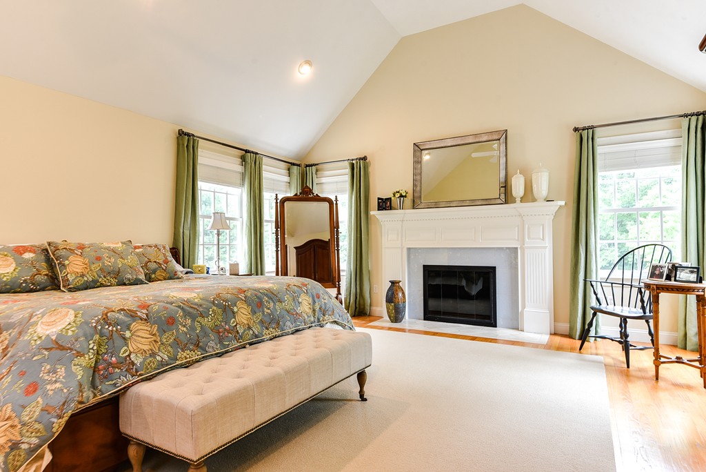 128 Dover Road Wellesley, MA 02482 - Photo 14 of 30
