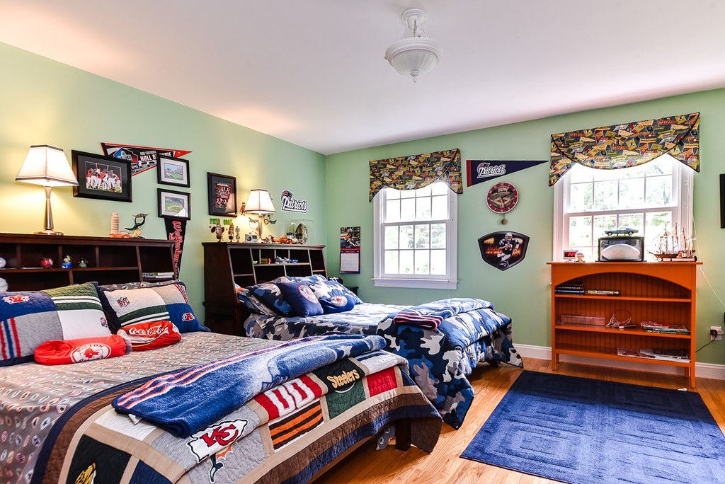 128 Dover Road Wellesley, MA 02482 - Photo 15 of 30