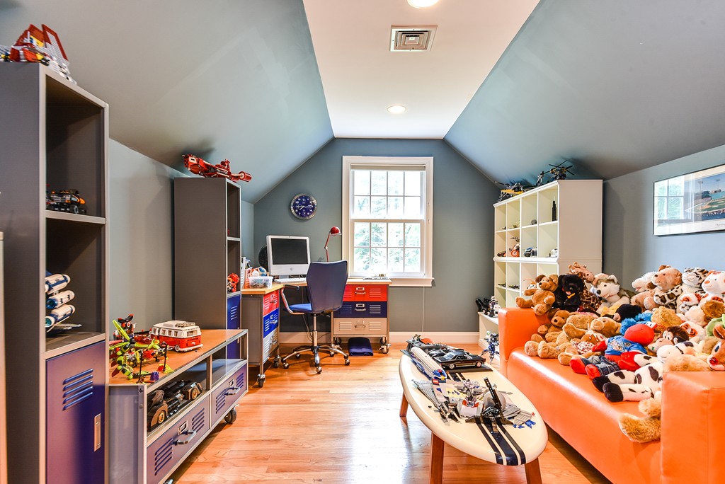 128 Dover Road Wellesley, MA 02482 - Photo 16 of 30