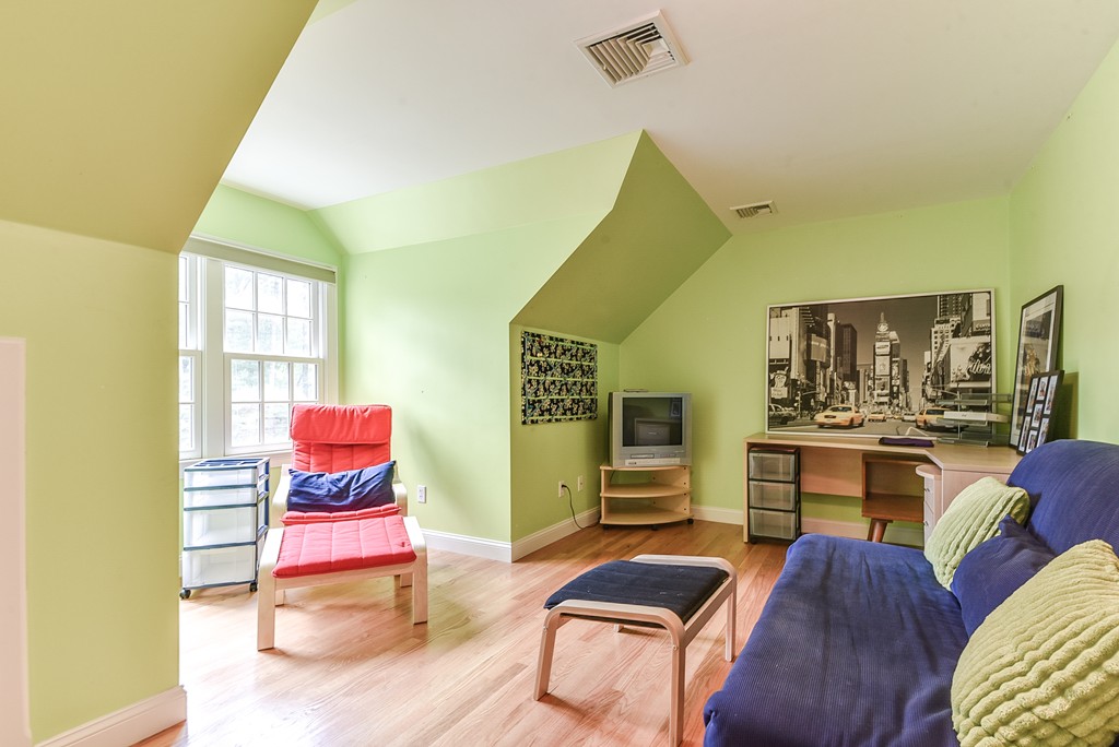 128 Dover Road Wellesley, MA 02482 - Photo 19 of 30