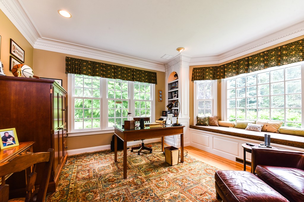 128 Dover Road Wellesley, MA 02482 - Photo 7 of 30