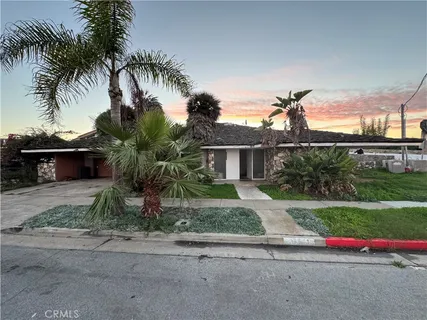 $2,700,000 | 16591 Channel, Huntington Beach, CA 92649